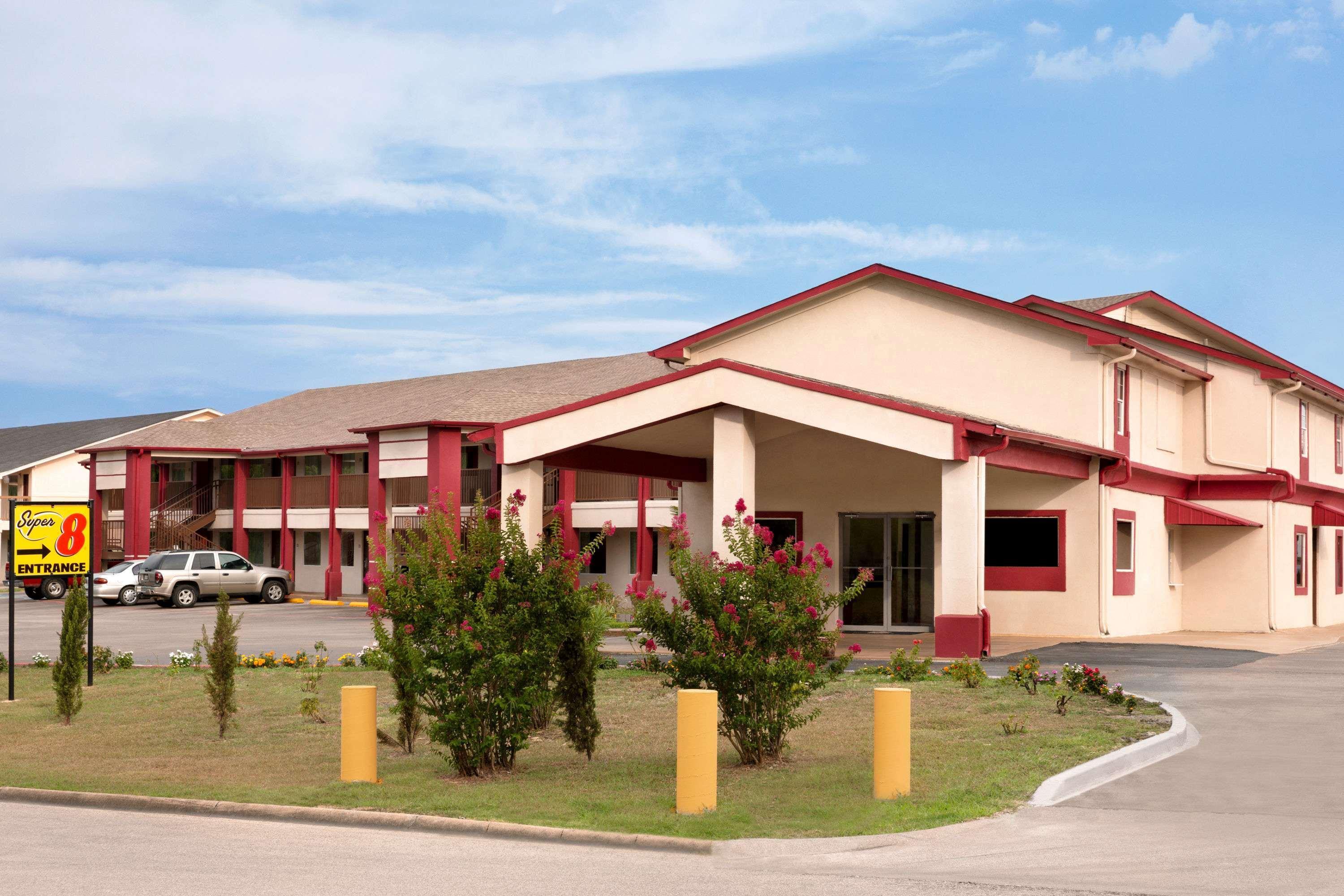 Super 8 By Wyndham Corsicana Exterior foto