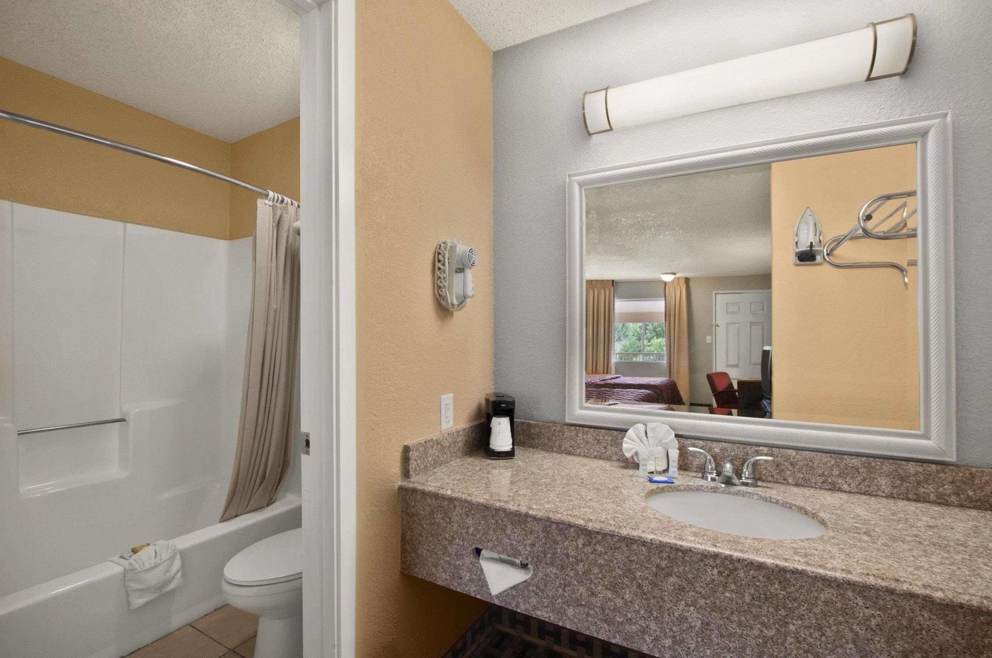 Super 8 By Wyndham Corsicana Exterior foto